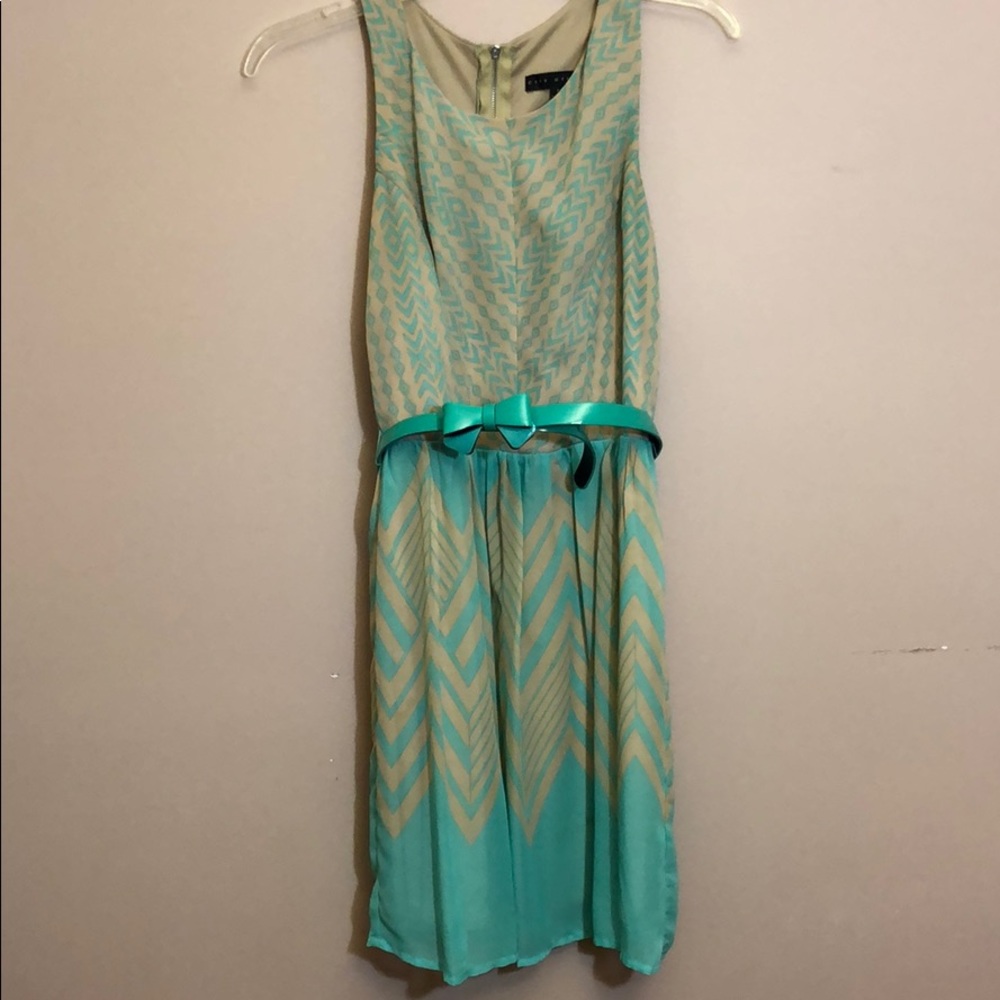 Nude/green dress